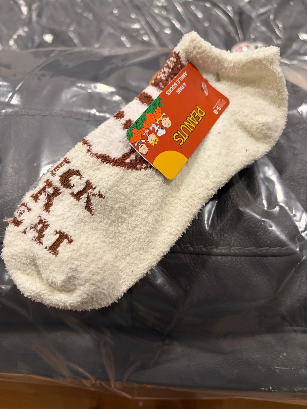 Peanuts Halloween Fuzzy Socks Set Snoopy Woodstock Trick or Treat 4 Pack NWT